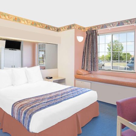 Microtel Inn & Suites By Wyndham Fond Du Lac Exteriér fotografie